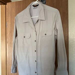 Women’s REI shirt.